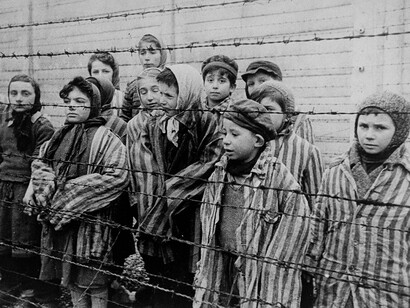 Auschwitz fue liberado por el Ejército Rojo el 27 de enero de 1945. El campo fue establecido en mayo de 1940 en los terrenos de un antiguo cuartel militar polaco