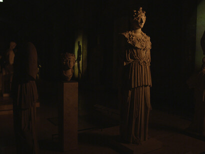 Mark Lewis, Invention au Louvre, 2014. Film HD coul., sil. © Mark Lewis et l’ONF