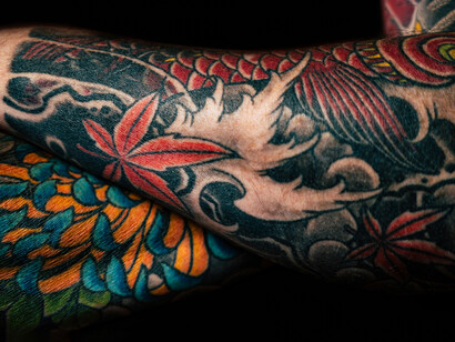 Aunque aún existen ciertos prejuicios, los tatuajes son hoy una expresión artística valorada y cada vez más aceptada socialmente