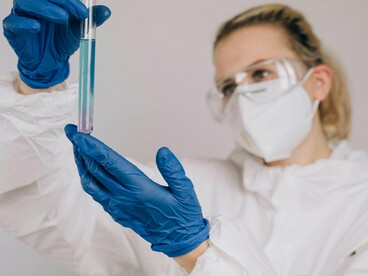 A expectativa da equipe científica é que, uma vez concluídas as etapas regulatórias, o tratamento possa ser oferecido de maneira equitativa, seguindo critérios médicos claros e acessíveis a pacientes de diferentes regiões. Atualmente, o acesso restrito cria um cenário desigual, no qual apenas quem consegue recorrer à Justiça tem a chance de se beneficiar da terapia experimental


