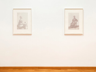 How to Look at a Camera. Courtesy of Monica De Cardenas