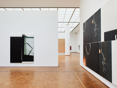 Wade Guyton, Zwei Dekaden. MCMXCIX–MMXIX. Courtesy of Museum Ludwig