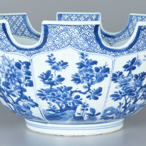Monteith, circa 1700, Qing Dynasty, Kangxi Reign (1661 – 1722). Courtesy of Norton Museum of Art