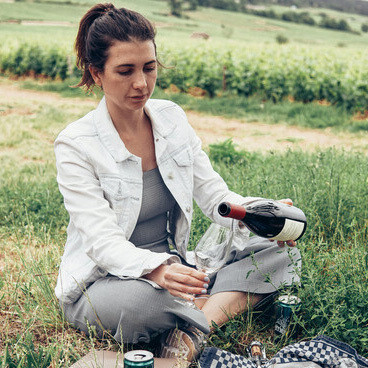 Woodinville, próxima a Seattle, é conhecida por mais de 130 vinícolas e eventos gastronômicos que celebram a culinária local