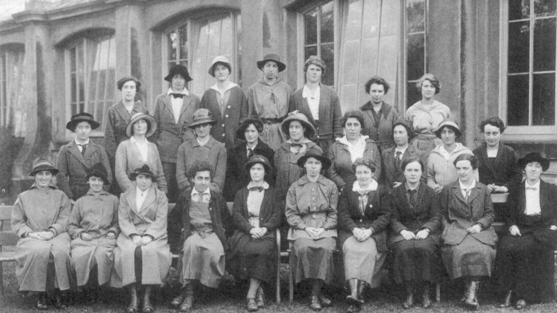 Donne giardiniere a Kew