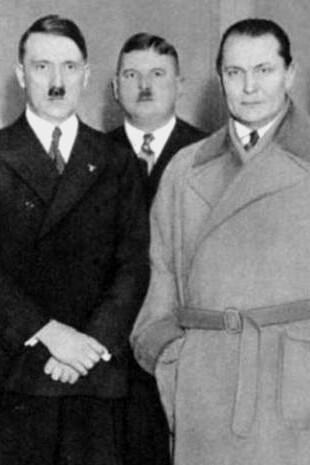 Adolf Hitler junto a otros líderes nazis, Berlín, 1933