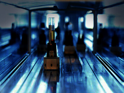 Il timore di molti esperti è che i finanziamenti per la medicina di precisione possano penalizzare le strategie di sanità pubblica, individualizzando ciò che dovrebbe essere una sfida a livello sociale