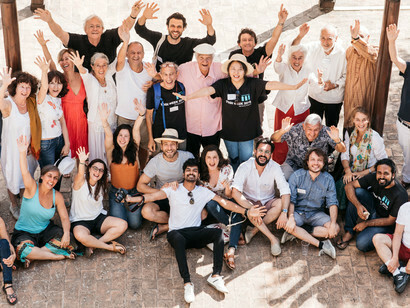 In this yearly meeting, the students “mingle” with charismatic science teachers, poets, musicians, spiritual leaders, professional businessmen
