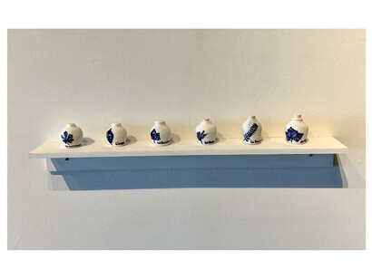 Nate Cassie, Aire de Paris set, 2022, porcelain, 3x27x4 inches. Courtesy of the artist and Ruiz-Healy Art