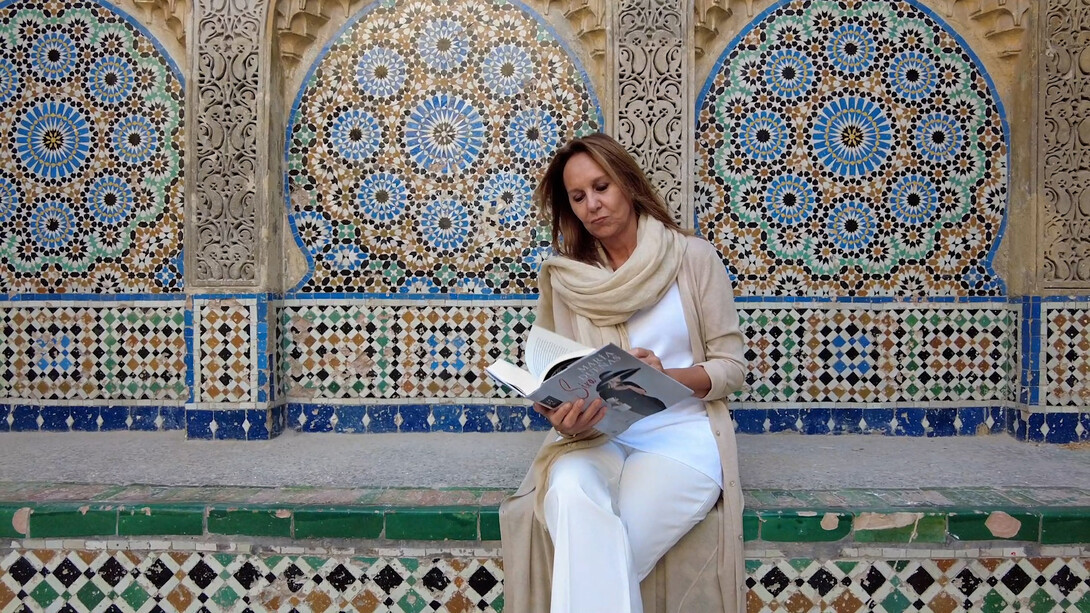 María Dueñas, autora de la novela «El tiempo entre costuras», en Tánger, Marruecos
