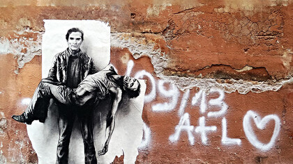 Pasolini si è consegnato agli occhi e alle bocche di tutti, scandalosamente, apparendo davanti agli altri come un esempio impudico a cui dover provocare il martirio
