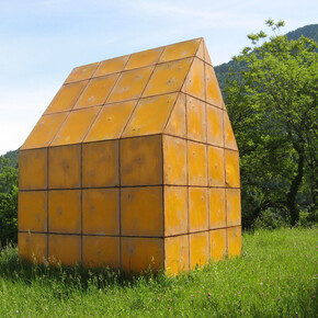Graziano Pompili, Casa d'oro, 2011, ferro e colore, 350 x 250 x 250 cm