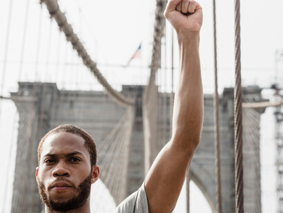 Explore a importância da promoção da igualdade e do combate ao preconceito e à discriminação através do diálogo e da conscientização sobre diversidade e inclusão
