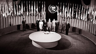 El 1 de enero de 1942, representantes de 26 naciones aliadas apoyan la Carta del Atlántico mediante la firma de la 'Declaración de las Naciones Unidas'