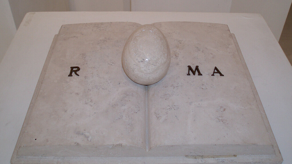 Mirella Bentivoglio, Roma, Travertino e lettere bronzee, 28,5 x 35 x 11, 2000
