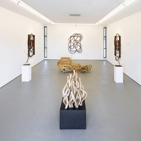 Pablo Reinoso, Oscilaciones, vista de exhibición. Cortesía de Xippas