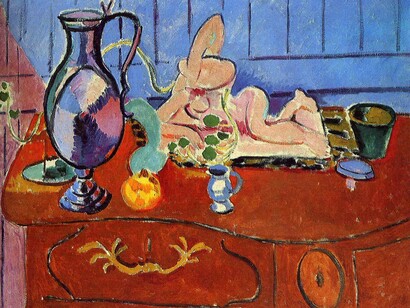 Ogni oggetto e ogni pezzo dell’arredo spinge a fantasticare (Henri Matisse, natura morta con caraffa di peltro e statuetta rosa)