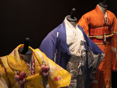 Japão. Festas e rituais, vista da exposição. Cortesia da Fundação Oriente