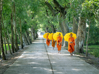As emoções do indivíduo em grupo aumentam, sua capacidade intelectual diminui, nivelando aos outros indíviduos da massa
