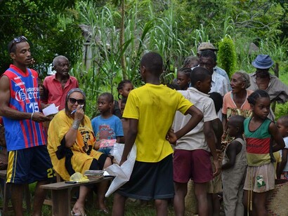 Distribution de riz aux familles indigent
