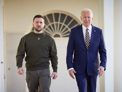 Volodímir Zelenski, presidente de Ucrania, junto a Joe Biden, presidente de los Estados Unidos de América