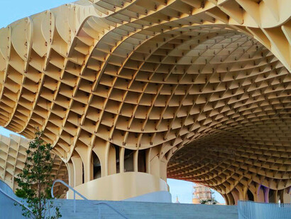 Located in Seville’s old town, Setas de Sevilla, originally named Metropol Parasol, is a striking, large wooden structure featuring a parametric design, positioned at La Encarnación Square