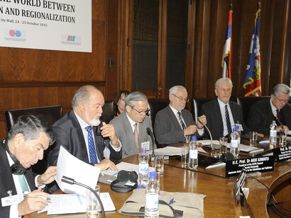 A relator is speaking during the summit "Future of the World between Globalization and Regionalization"