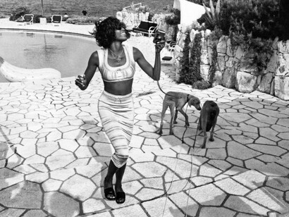 Mario Testino. Courtesy of Museum für Fotografie