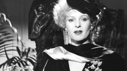 La actriz Rosel Zech en una imagen de la película "La ansiedad de Veronika Voss", de Rainer Werner Fassbinder