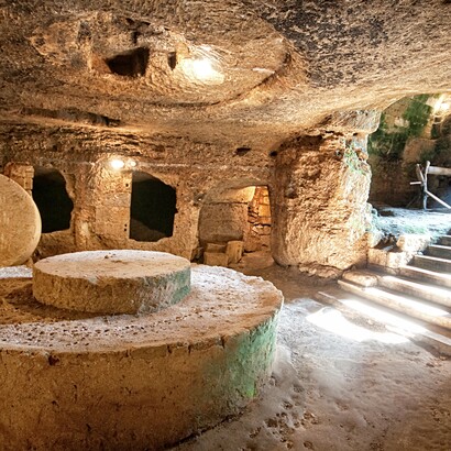  Frantoio ipogeo nell'Abbazia di Cerrate a Lecce in provincia di Lecce, Italia