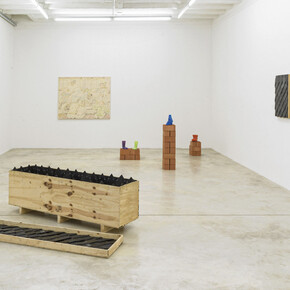 Various artists, The barn, exhibition view. Courtesy of Soy Capitán