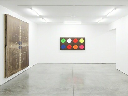Donald Sultan, Exhibition view. Courtesy of Ryan Lee