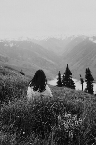 Elle rêve d’espaces nouveaux où la métamorphose fleurit au détour des bifurcations