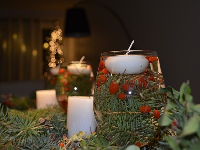 Christmas-dinner decor