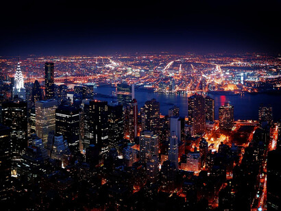 Vista aérea de la ciudad de Nueva York por la noche