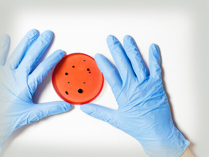 La ciencia no es buena ni mala, simplemente es. Es el ser humano quien determina el uso que se da al conocimiento adquirido