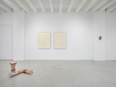 Sofia Hultén, Concrete head, exhibition view. Courtesy of Galerie Nordenhake
