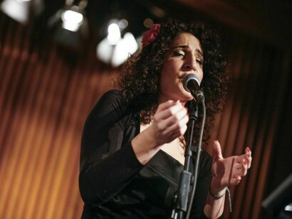 Irene Jalenti, singing