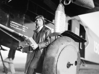 The pilot and entrepreneur Walter Mittelholzer, born in St. Gallen in 1894, was renowned for his adventurous expedition flights. ETH Library, Zurich