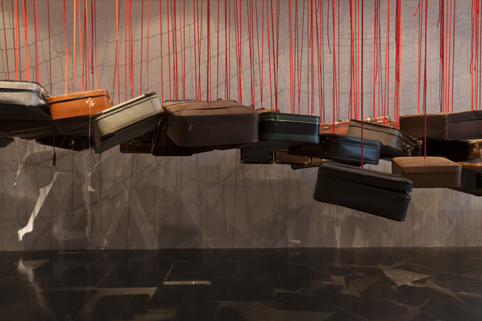 Chiharu Shiota, Installation shot from the exhibition Dialogues, Courtesy Galerie Daniel Templon Paris et Bruxelles. © Chiharu Shiota. Photo : Sunhi Mang