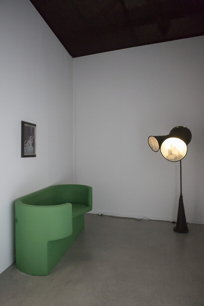 El Ultimo Grito, Peep Show, 1 lamp, 180 x 80 x 100 cm (70.87 x 31.5 x 39.37 in), Courtesy Galerie Thaddaeus Ropac, Paris/Salzburg, photo: Philippe Servent