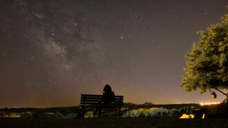 En lo más profundo de la noche, finalmente descubrí que habitaba en mí una mañana invencible