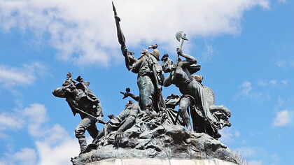 Monumento Nacional de Costa Rica, conmemorativo de la Campaña Nacional de 1856-1857, obra del francés Louis-Robert Carrier-Belleuse, ubicado en el Parque Nacional de San José