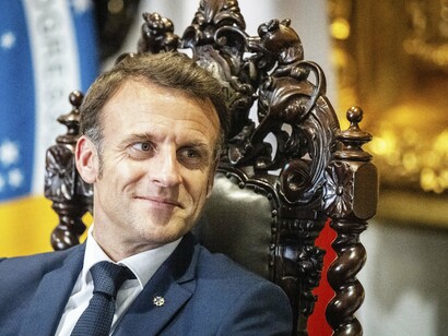 Emmanuel Macron em visita ao Senado Federal brasileiro em 2024. Bayrou está longe de representar um agente em coabitação. Mas, claramente, segue longe do primeiro-ministro dos sonhos do presidente Macron