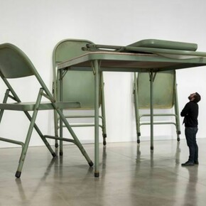 Robert Therrien, No title (Folding table and chairs, green), 2008 Painted metal and fabric Overall dimensions variable. © Robert Therrien. Courtesy Gagosian Gallery. Photography by Josh White/JWPictures.com.