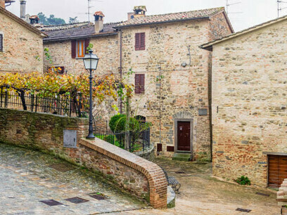 Montone, un comune della provincia di Perugia nella regione Umbria, si trova a circa 35 km a nord di Perugia e fa parte de I Borghi più belli d’Italia