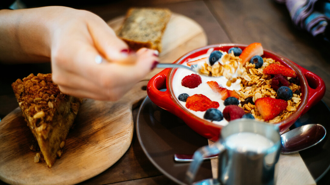La alimentación sana cumple un papel crucial en la energía femenina