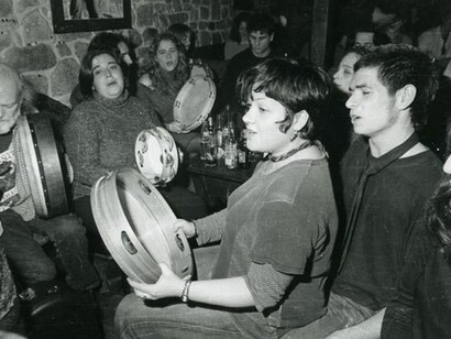 En muchos filandones y seranes predomina la dimensión recreativa y musical