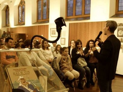 Manuel Ángel Cuenca presentando el primer título de la colección