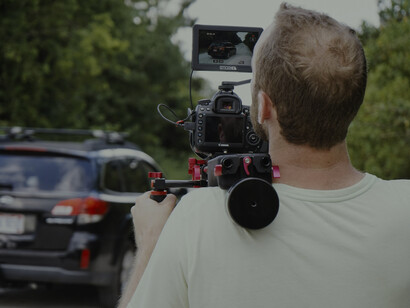 Periodista captando una noticia. El gobierno venezolano criminaliza y persigue a quienes denuncian sus irregularidades